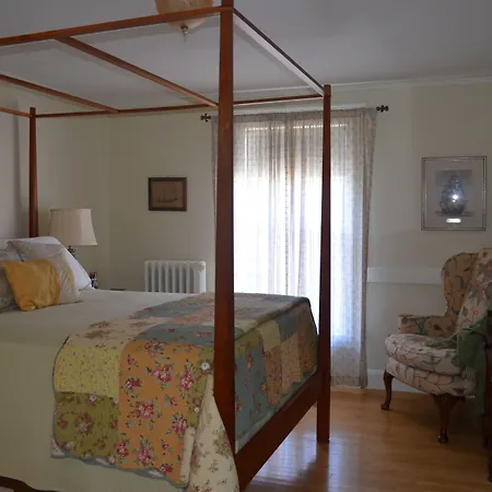 Benjamin F. Packard House Bed And Breakfast-3